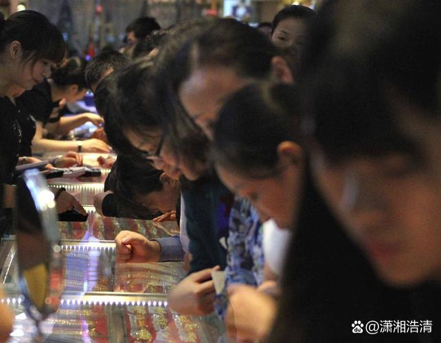 黄金跳水引爆抢购潮,黄金跳水,背后发生了什么
